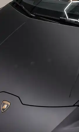 Lamborghini negro mate